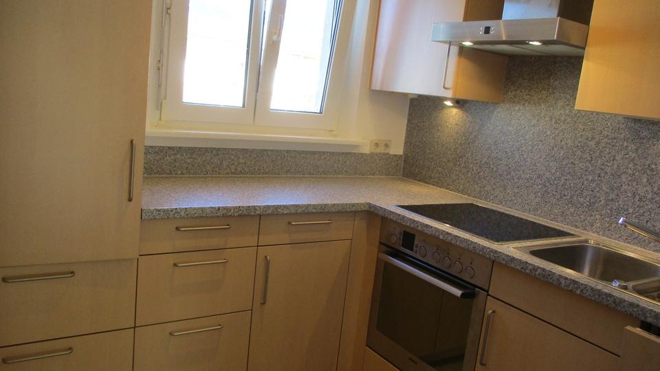 Dachgeschoßwohnung Stuttgart Degerloch - 2.5 Zimmer, 57 m&sup2;, 298.000&euro; | Angebot:24653953