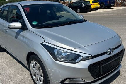 Hyundai i20 99.000 km 5.990 &euro; Waiblingen OT Hegnach 71334