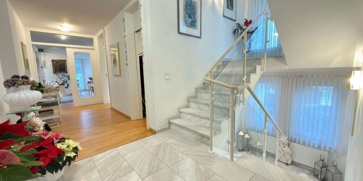 Einfamilienhaus Weil der Stadt Merklingen - 9 Zimmer, 330 m&sup2;, 990.000&euro; | Angebot:24333468