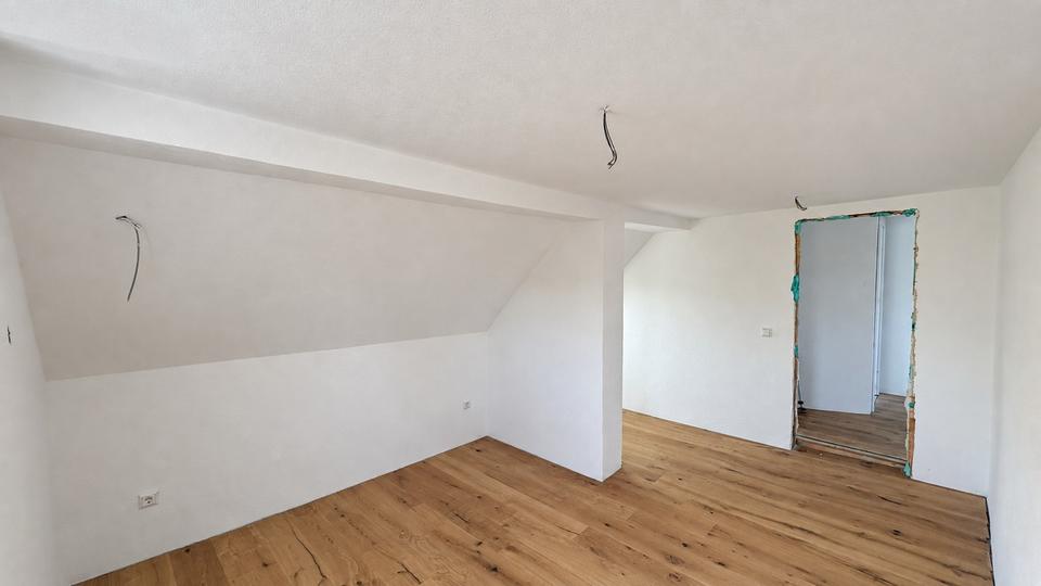 Einfamilienhaus Esslingen am Neckar Oberesslingen - 4.5 Zimmer, 140 m&sup2;, 1.995&euro; | Angebot:27623344