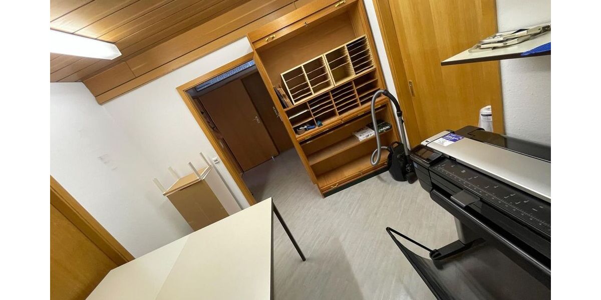 Funktionale Büro- oder Praxisfläche in Nürtingen - Gewerbeobjekt Nürtingen Neckarhausen | Angebot:27608203
