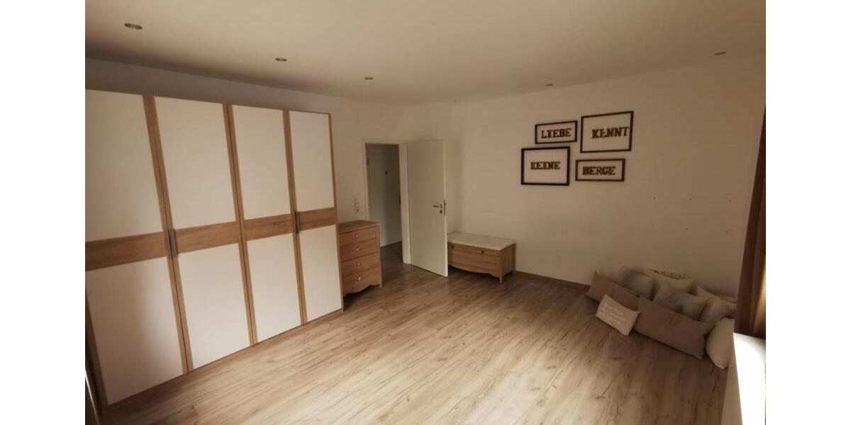 Mehrfamilienhaus, Wohnhaus Reutlingen Orschel-Hagen - 10 Zimmer, 181 m&sup2;, 750.000&euro; | Angebot:24699816