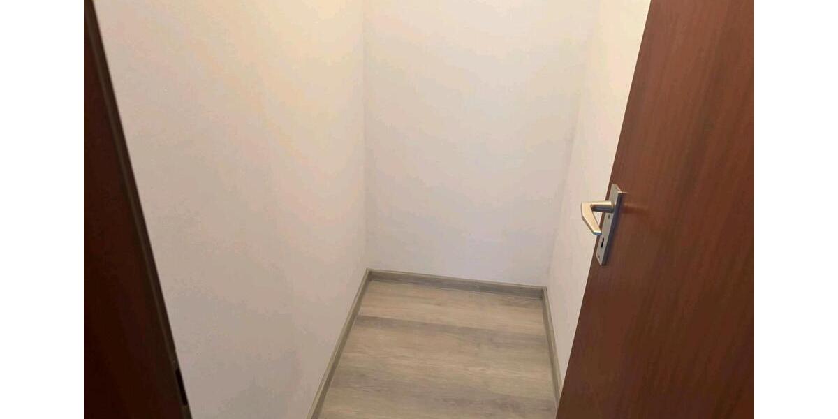 Reihenhaus Stuttgart Bad Cannstatt - 5 Zimmer, 140 m&sup2;, 3.500&euro; | Angebot:25294745