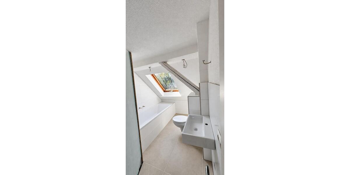 Einfamilienhaus Esslingen am Neckar Oberesslingen - 4.5 Zimmer, 140 m&sup2;, 1.995&euro; | Angebot:27623344