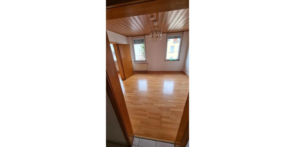 Etagenwohnung Stuttgart Luginsland - 4 Zimmer, 83 m&sup2;, 1.000&euro; | Angebot:25934832