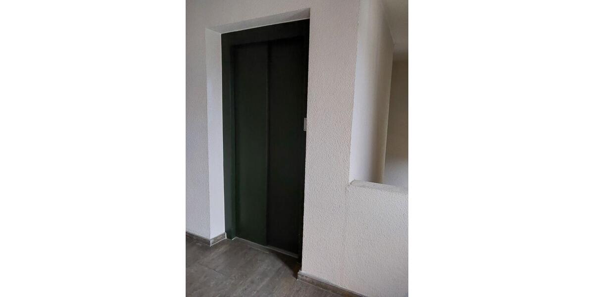 Eine besonders schöne Dachgeschosswohnung für eine Person - Appartement Stuttgart Feuerbach | Angebot:27649208