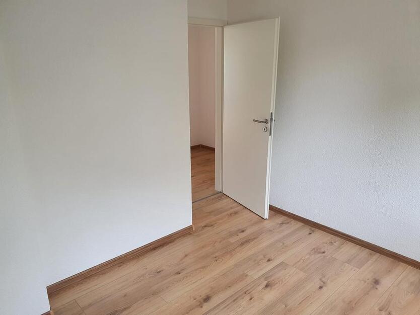 Lichtdurchflutete 4-Zimmer-Wohnung mit großem Balkon & Garage