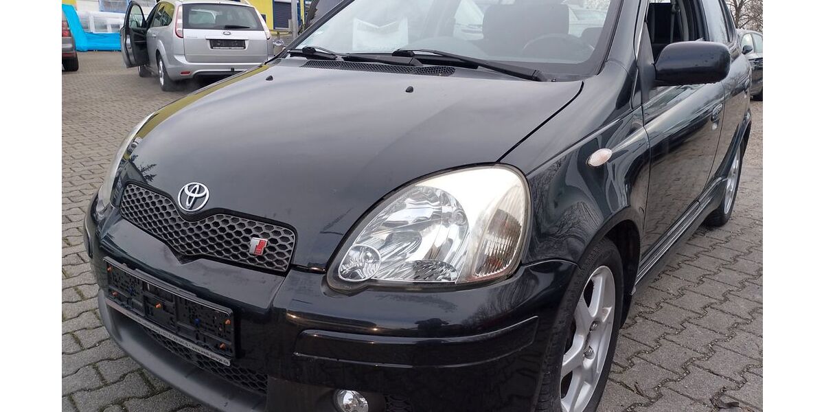 Toyota Yaris 242.000 km 2.490 &euro; Ludwigsburg 71642