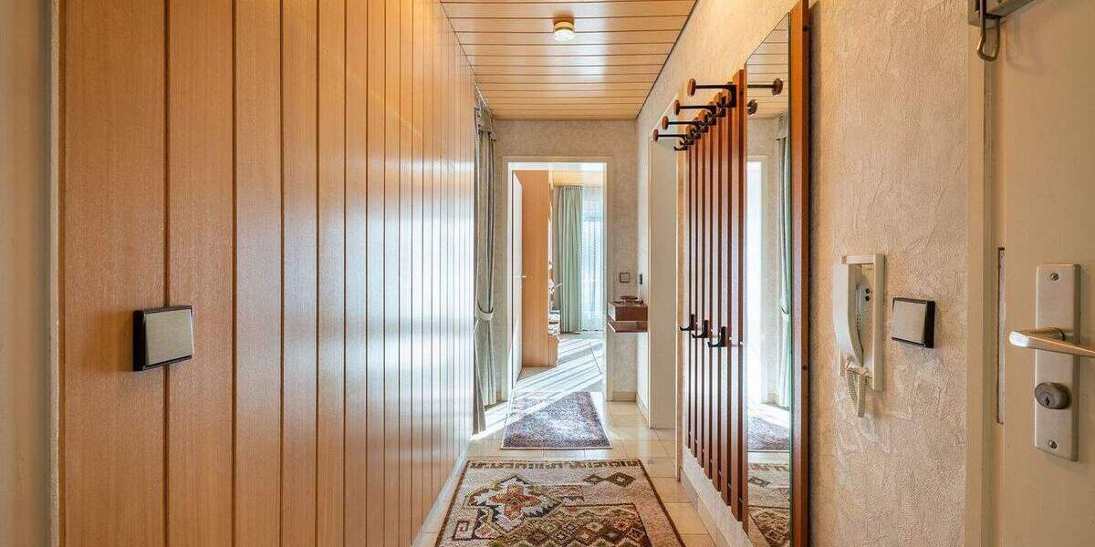 Mehrfamilienhaus, Wohnhaus Stuttgart Degerloch - 9 Zimmer, 140 m&sup2;, 740.000&euro; | Angebot:24635350