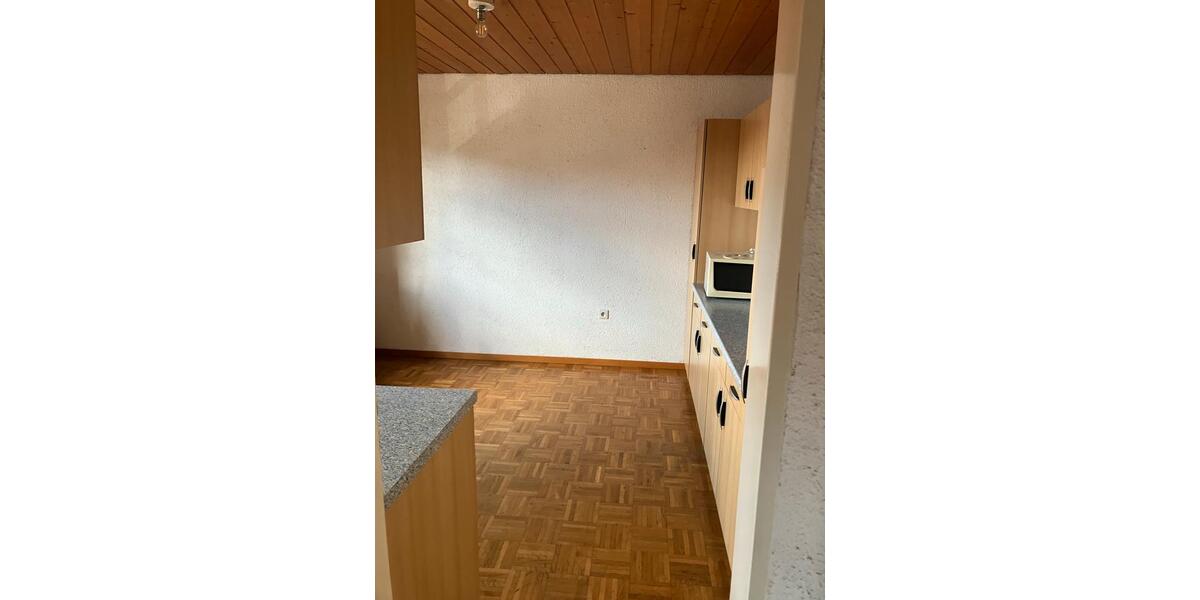 Etagenwohnung Sachsenheim - 4 Zimmer, 80 m&sup2;, 1.000&euro; | Angebot:25544612