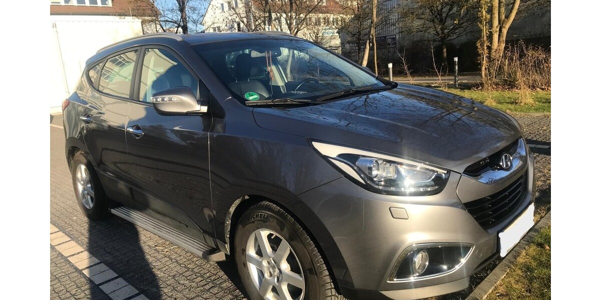 Hyundai IX35 128.000 km 11.900 € Stuttgart 70173