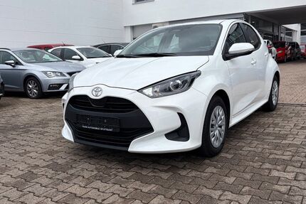 Toyota Yaris 15.121 km 18.995 &euro; Stuttgart 70597