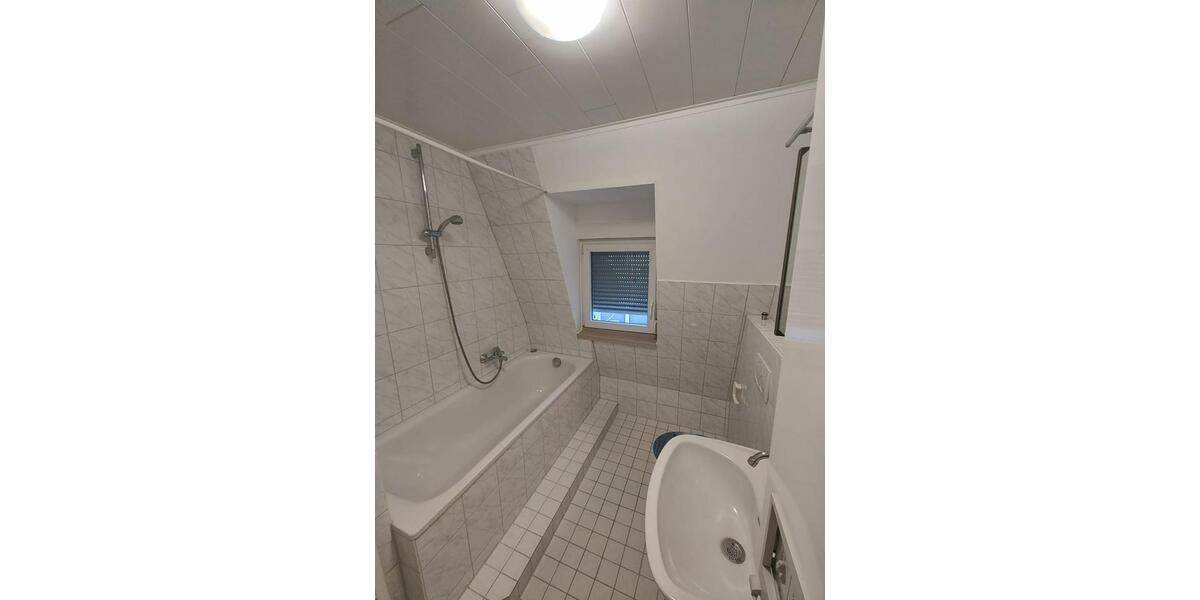 Dachgeschoßwohnung Stuttgart Feuerbach - 2 Zimmer, 43 m&sup2;, 650&euro; | Angebot:25806221