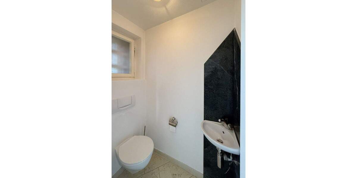 Mehrfamilienhaus, Wohnhaus Nürtingen - 5 Zimmer, 175 m&sup2;, 2.500&euro; | Angebot:25413258