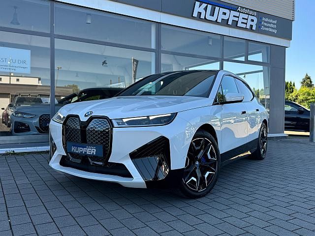 BMW iX 7.880 km 66.900 € Vaihingen / Enz 71665