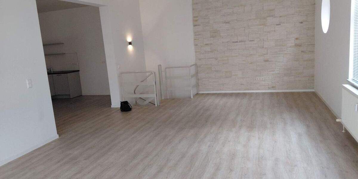 Etagenwohnung Vaihingen an der Enz - 3 Zimmer, 114 m&sup2;, 1.200&euro; | Angebot:25385696