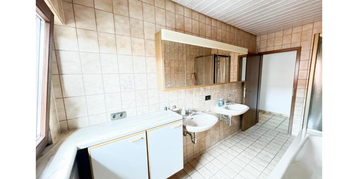 Etagenwohnung Calw - 3 Zimmer, 88 m&sup2;, 1.208&euro; | Angebot:26302572