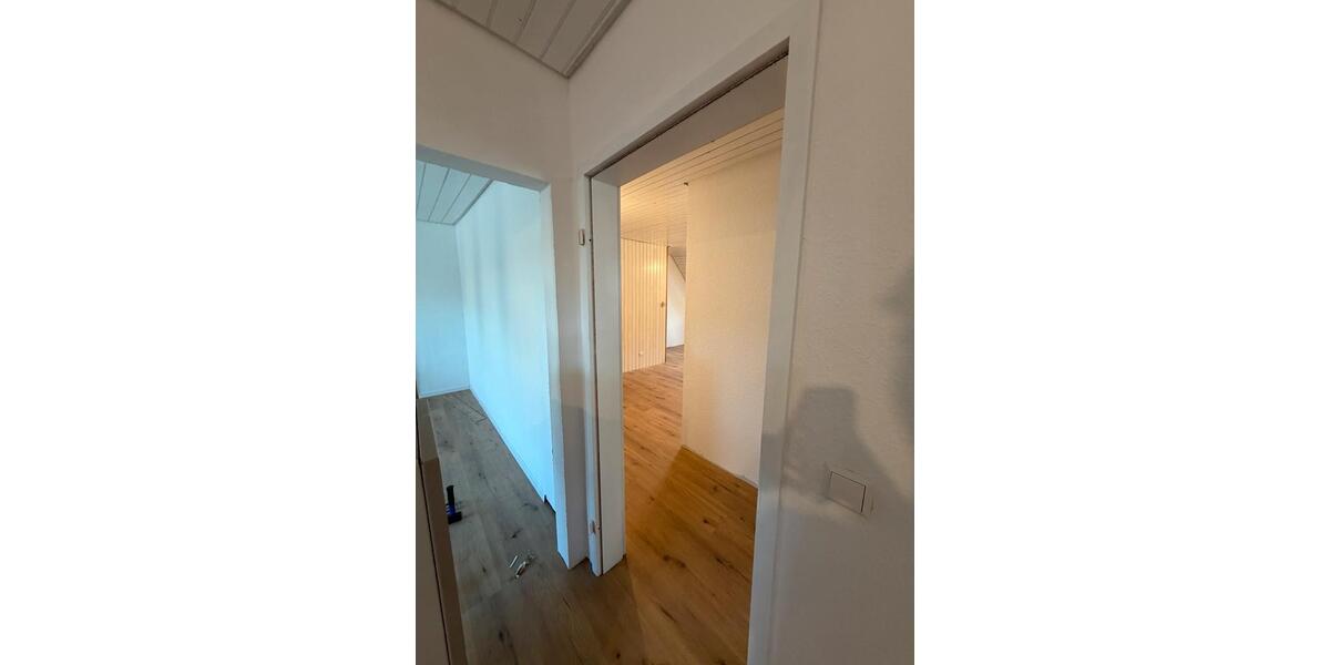 Etagenwohnung Denkendorf - 5 Zimmer, 120 m&sup2;, 1.500&euro; | Angebot:27553329