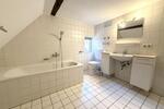 Dachgeschoßwohnung Esslingen am Neckar - 3.5 Zimmer, 105 m&sup2;, 1.400&euro; | Angebot:26057341