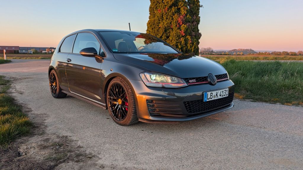 VW Golf 124.780 km 17.222 &euro; Schwieberdingen 71701