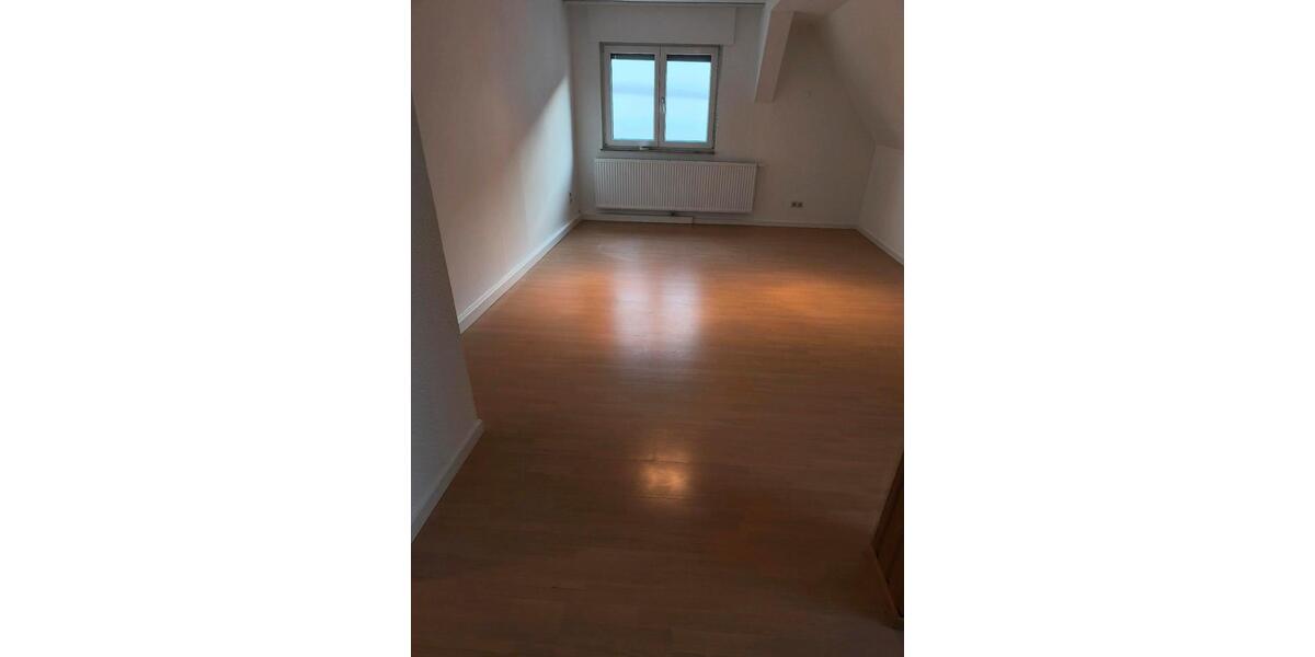 Etagenwohnung Weil der Stadt - 4 Zimmer, 110 m&sup2;, 1.800&euro; | Angebot:26393617