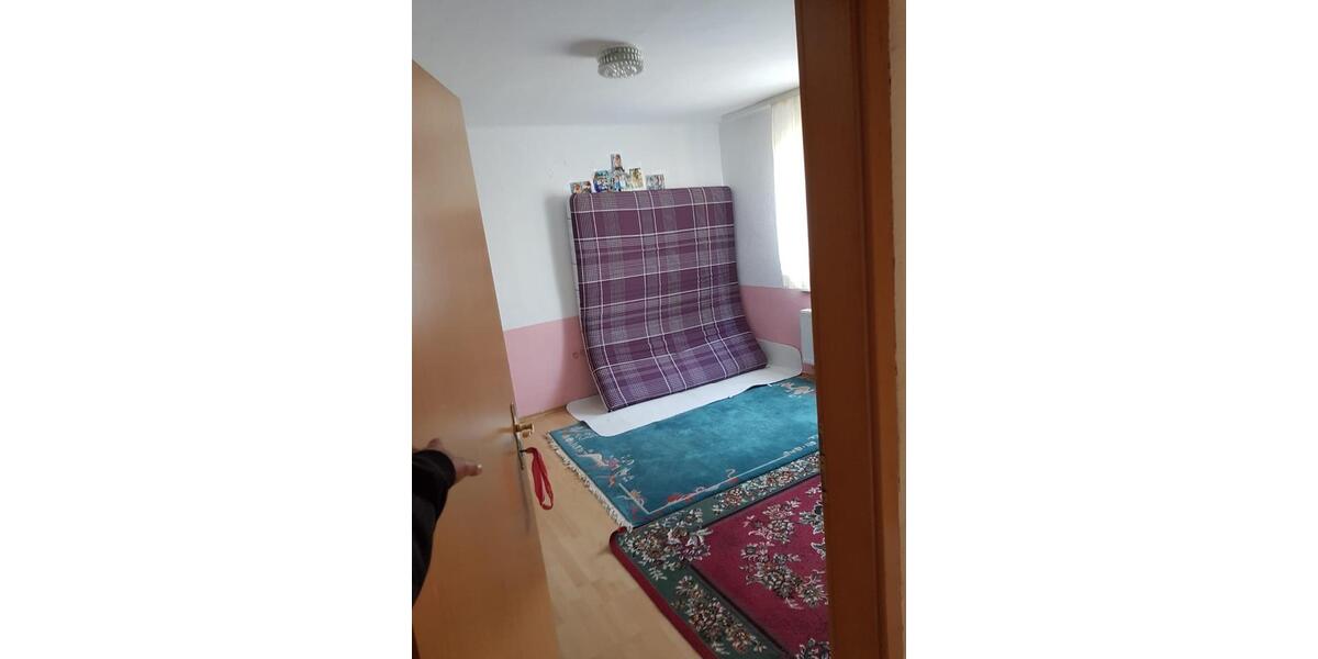 Einfamilienhaus Kornwestheim - 7 Zimmer, 160 m&sup2;, 2.050&euro; | Angebot:24857856