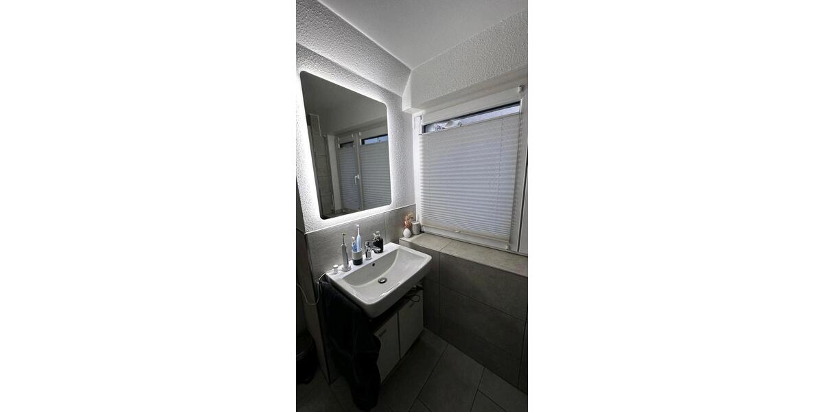 Dachgeschoßwohnung Stuttgart Feuerbach - 35 Zimmer, 65 m&sup2;, 1.050&euro; | Angebot:25824877