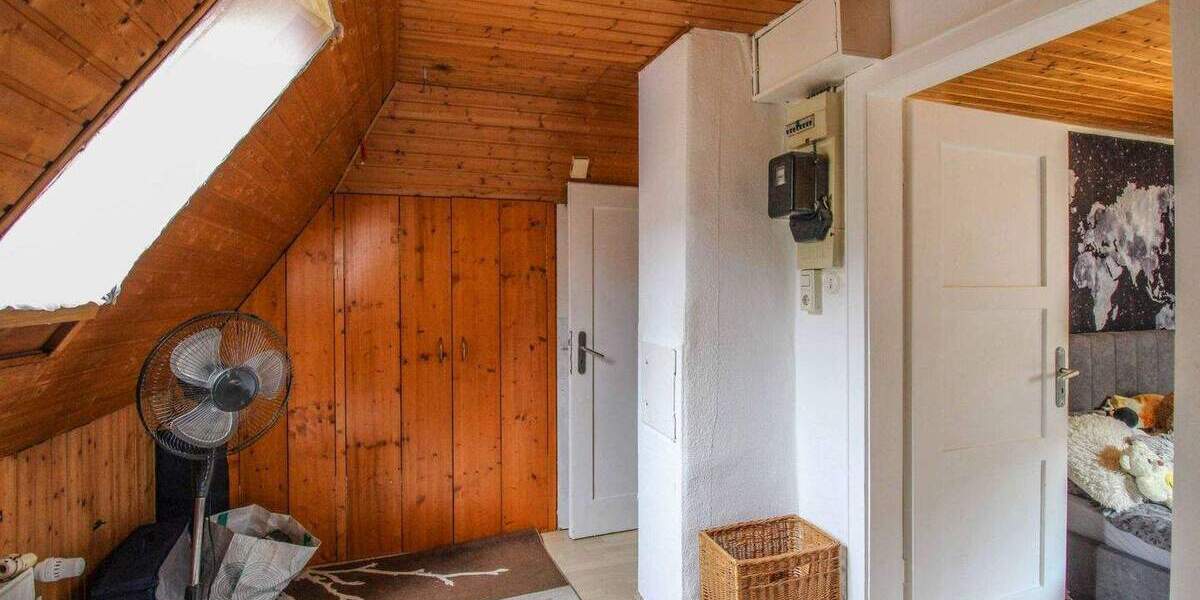 Einfamilienhaus Calw - 7 Zimmer, 329.000&euro; | Angebot:25781146