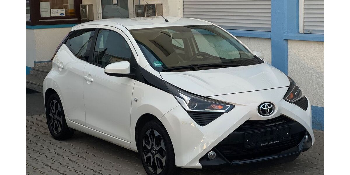 Toyota Aygo (X) 53.000 km 8.980 &euro; pforzheim 75181