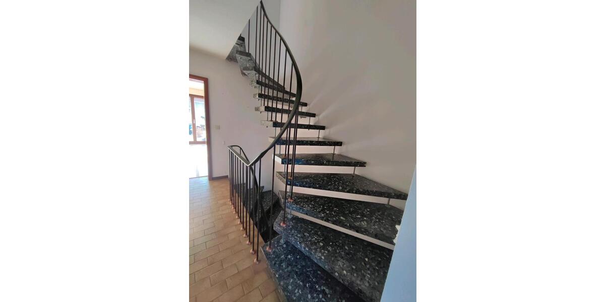 Doppelhaushälfte Leonberg - 6 Zimmer, 146 m&sup2;, 550.000&euro; | Angebot:24842550