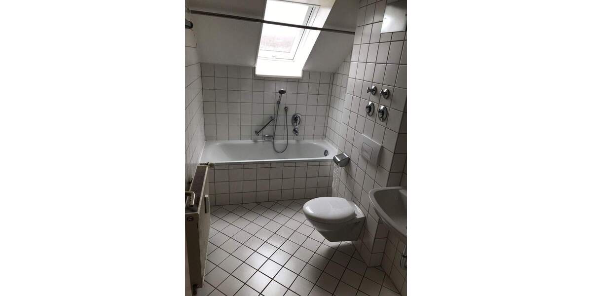 Etagenwohnung Esslingen am Neckar Zell - 3 Zimmer, 75 m&sup2;, 890&euro; | Angebot:25735186