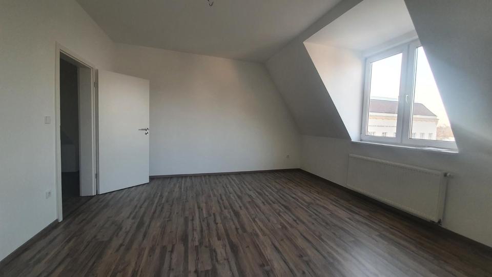 Dachgeschoßwohnung Stuttgart Stuttgart-Nord - 3.5 Zimmer, 89 m&sup2;, 1.350&euro; | Angebot:25964364
