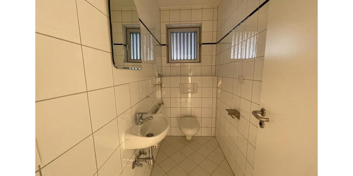 Etagenwohnung Esslingen am Neckar Hegensberg - 4 Zimmer, 90 m&sup2;, 1.300&euro; | Angebot:27595298