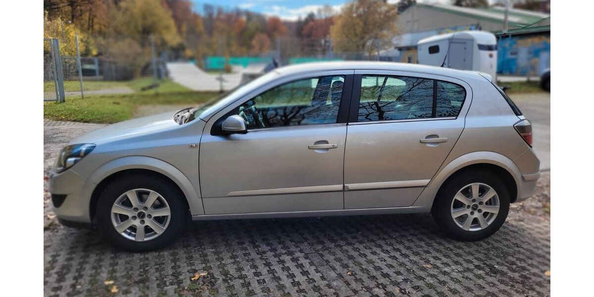 Opel Astra 211.000 km 2.400 &euro; Stuttgart 70195