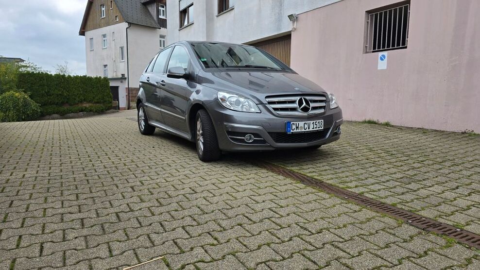 Mercedes-Benz B 180 97.000 km 9.000 € SCHÖMBERG 75328