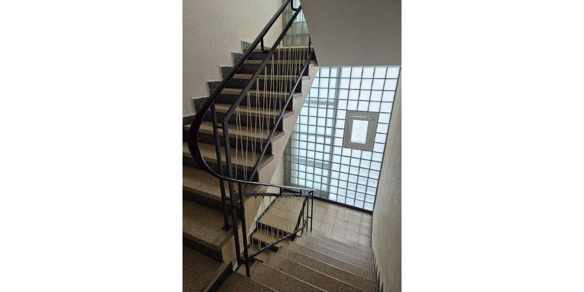 Etagenwohnung Stuttgart Ost - 3 Zimmer, 126 m&sup2;, 1.800&euro; | Angebot:25674459