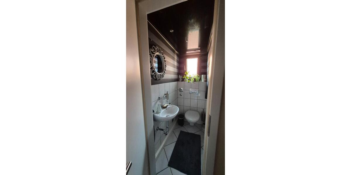 Dachgeschoßwohnung Fellbach - 2.5 Zimmer, 55 m&sup2;, 235.000&euro; | Angebot:27417835