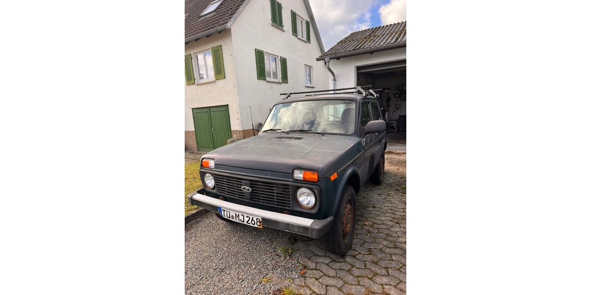 Lada Niva 110.000 km 2.850 &euro; Pfäffingen 72119