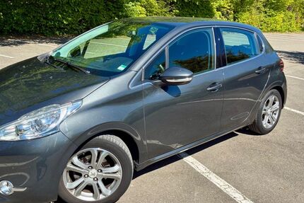 Peugeot 208 105.000 km 4.500 &euro; Stuttgart 70469