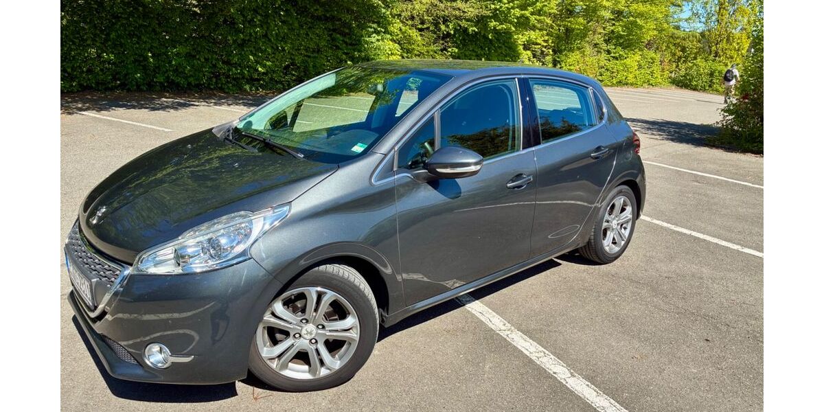 Peugeot 208 105.000 km 4.500 &euro; Stuttgart 70469