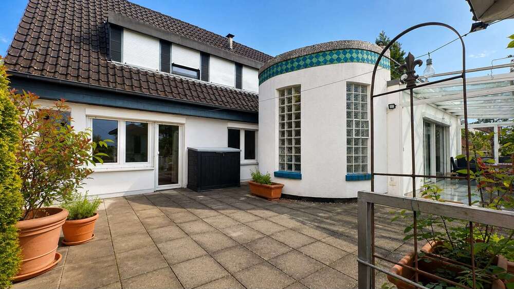 Einfamilienhaus Markgröningen - 13 Zimmer, 275 m&sup2;, 899.000&euro; | Angebot:27038113
