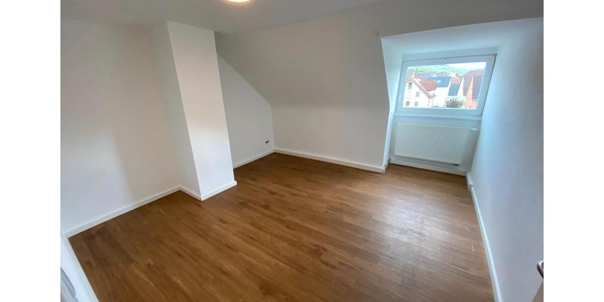 Dachgeschoßwohnung Stuttgart Luginsland - 3 Zimmer, 45 m&sup2;, 179.000&euro; | Angebot:26145432