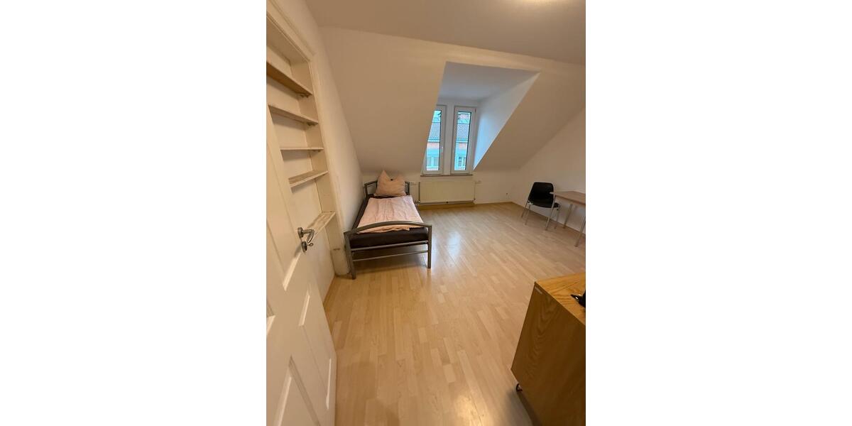 Etagenwohnung Stuttgart Mühlhausen - 5 Zimmer, 120 m&sup2;, 600&euro; | Angebot:24570627