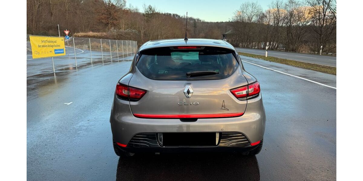 Renault Clio 113.000 km 10.500 &euro; Leonberg 71229