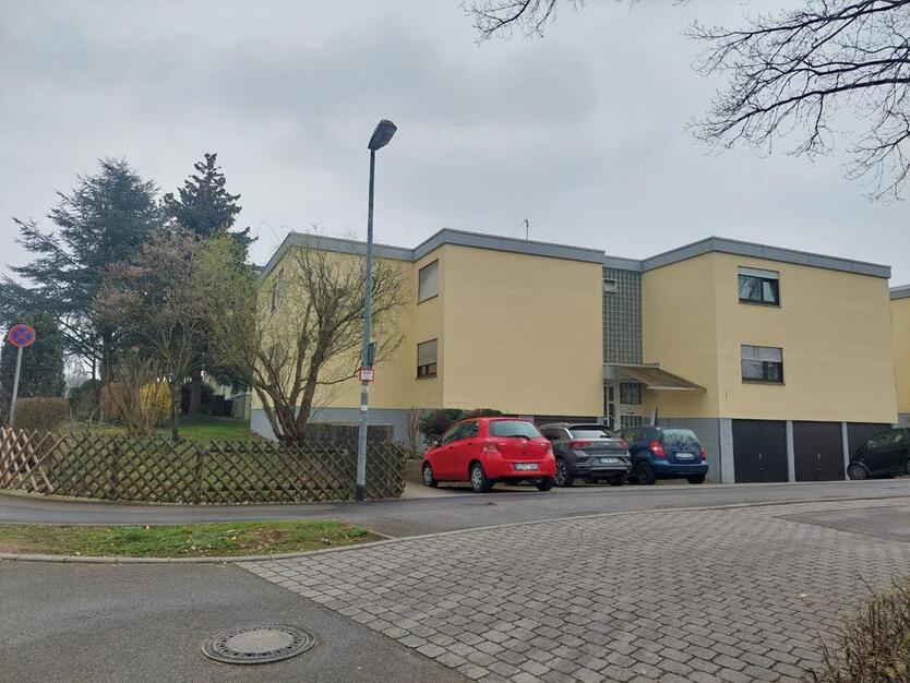 Frisch renovierte 3-Zimmer Wohnung direkt bezugsfrei