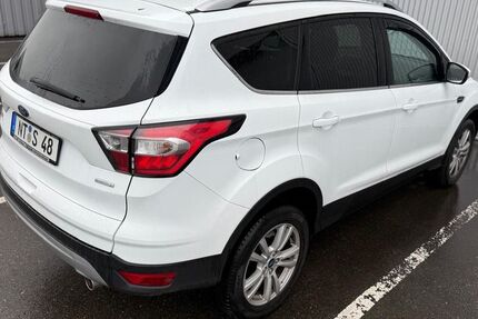 Ford Kuga 63.400 km 11.500 &euro; Neckartailfingen 72666