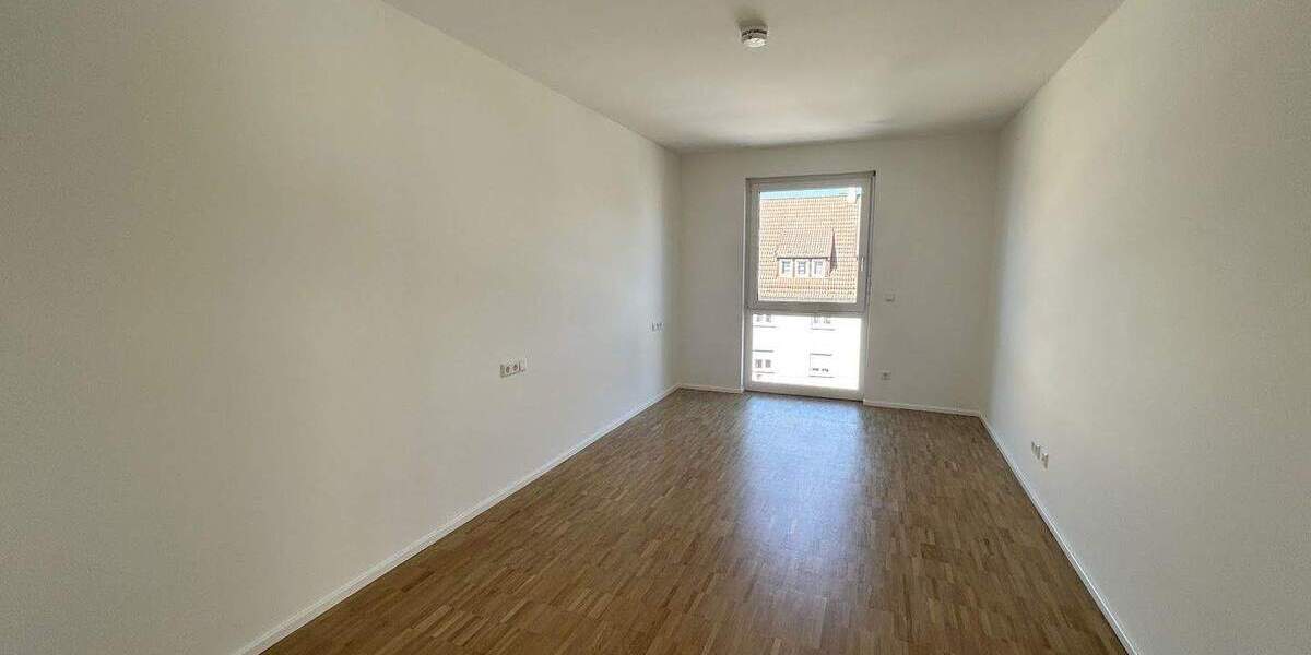 Etagenwohnung Stuttgart Untertürkheim - 5 Zimmer, 120 m&sup2;, 2.190&euro; | Angebot:25371387