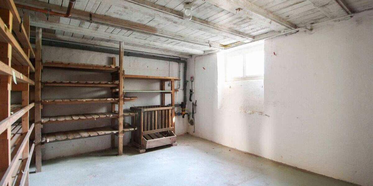 Mehrfamilienhaus, Wohnhaus Stuttgart Botnang - 9 Zimmer, 204 m&sup2;, 1.200.000&euro; | Angebot:24622147