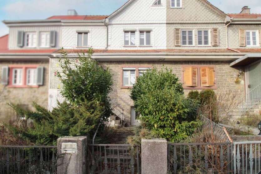 Haus zum Kaufen in Pforzheim 279.000 € 110.3 m²