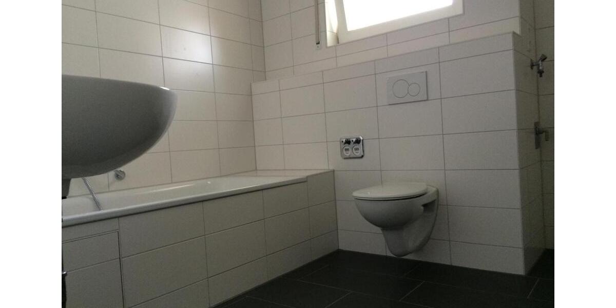 Dachgeschoßwohnung Esslingen am Neckar Brühl - 4 Zimmer, 70 m&sup2;, 817&euro; | Angebot:24625244